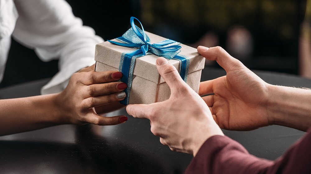 The Impact of Customized Corporate Gifts on Brand Loyalty