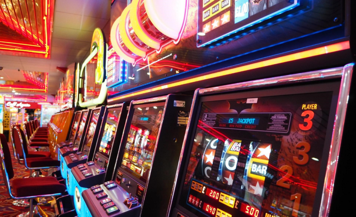 The Allure of Slot Games: A Dive into Digital Reels and Jackpots